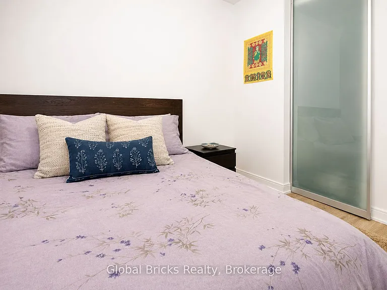 42 Charles St E #2509 — Photo 14