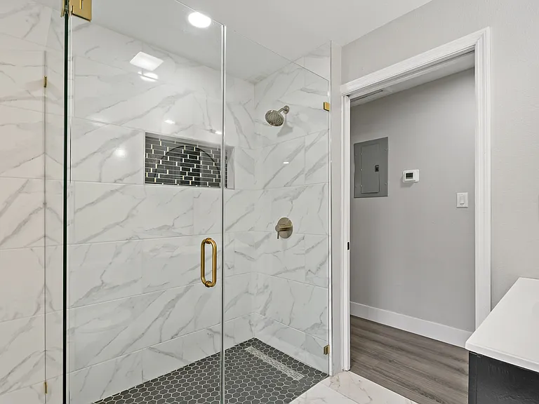 3810 S Randall St #B — Photo 16