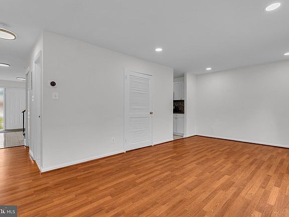 4th image of 1233 Magnolia Ln