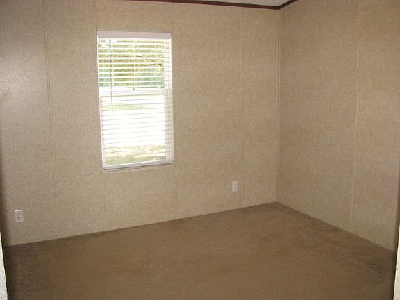 3rd image of 239 Lakeshore Dr