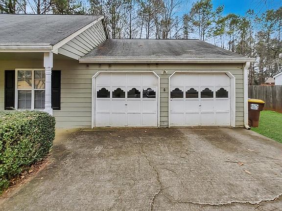 3rd image of 619 Bluff Dr