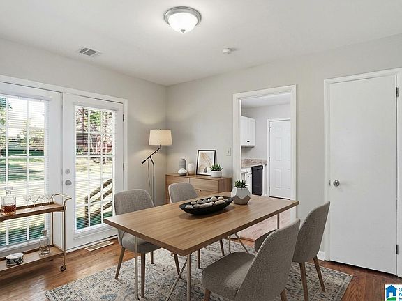 4th image of 517 Main St