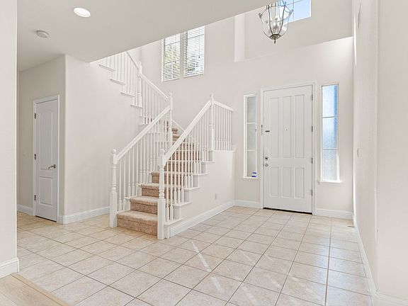 3rd image of 3311 Montevideo Dr
