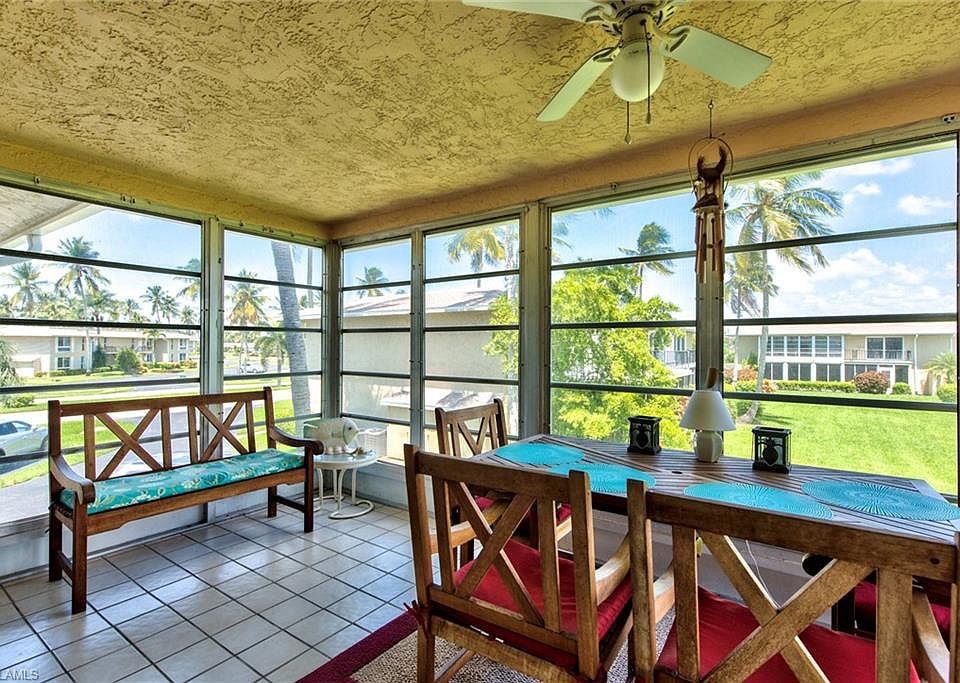 1st image of 373 Palm Dr APT 4