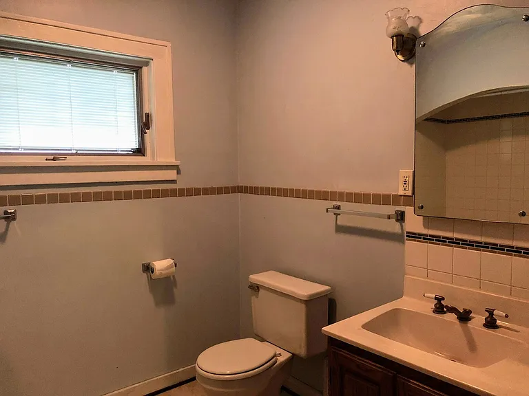 224 Garfield Ave NW — Photo 10