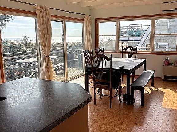 3rd image of 39 Pine St