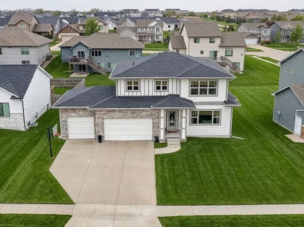 1194 89th St, West Des Moines, IA 50266