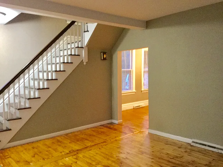 476 W Jackson St — Photo 2