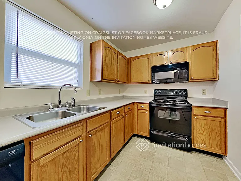 827 Littleton Dr — Photo 9