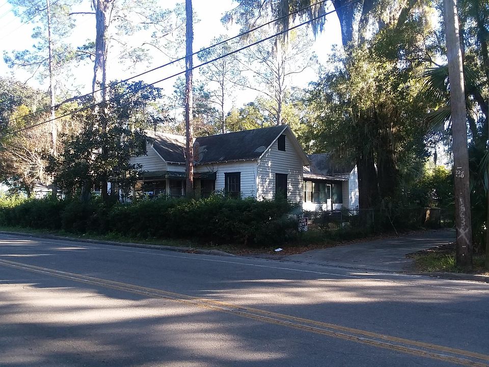 Large vintage house with fenced yard near downtown
