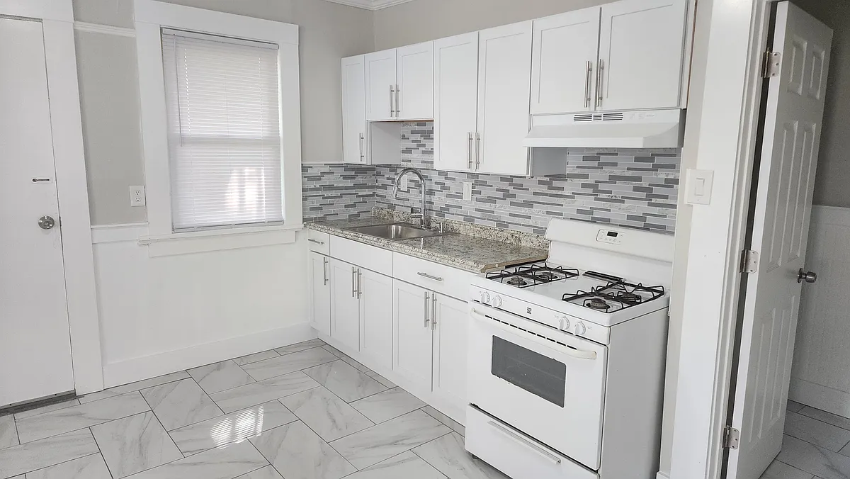 Primary Photo - 1516 Pembroke St #2R