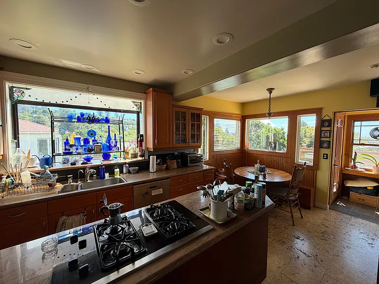 325 Berkeley Park Blvd — Photo 12