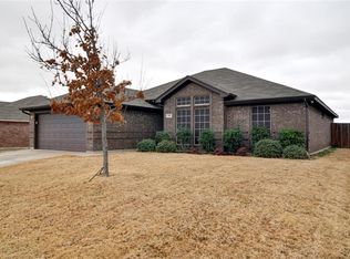 605 Reagan Ln, Burleson, TX 76028