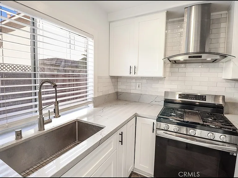 5 Chatham Ct — Photo 8
