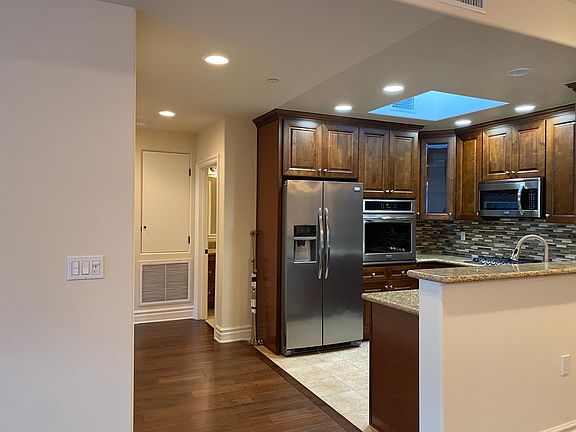 2nd image of 10950 Bloomfield St #310