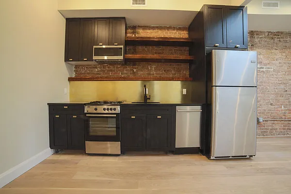 Rented by Nooklyn NYC LLC | media 87