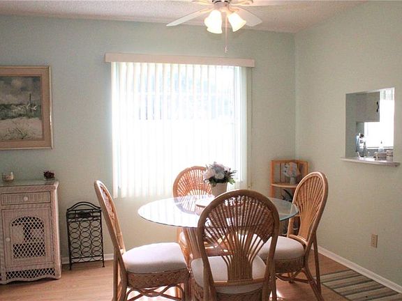 5th image of 14 Vista Palm Ln