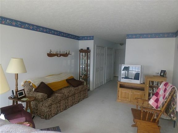 2nd image of 836 Avalon Dr