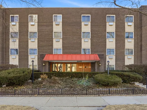 10015 Beverly Dr APT 205, Skokie, IL 60076