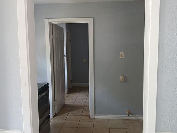 2nd image of 820 2nd Ave N APT B