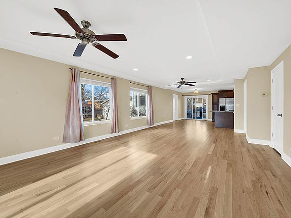 5th image of 6120 W 98th St