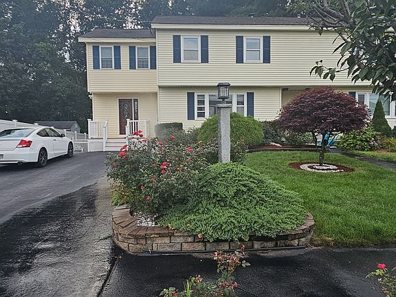 Approximately 2300 sq ft over sized Condex