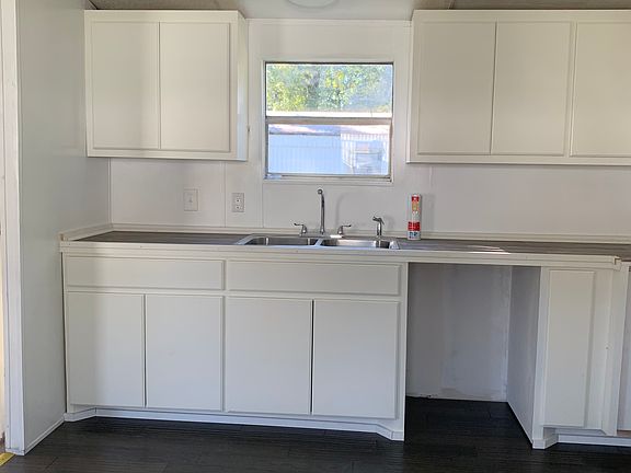 New pictures will be uploaded when the new appliances are installed.