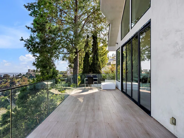 2021 Davies Way — Photo 5