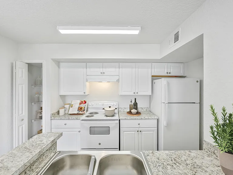 Hidden Creek Villas — Photo 10
