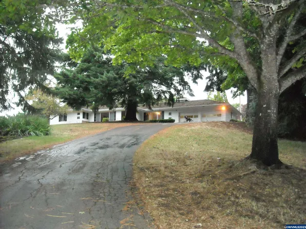 2250 Rosecrest Dr, Philomath, OR 97370