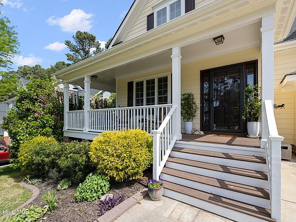 3rd image of 1400 Applethorn Drive
