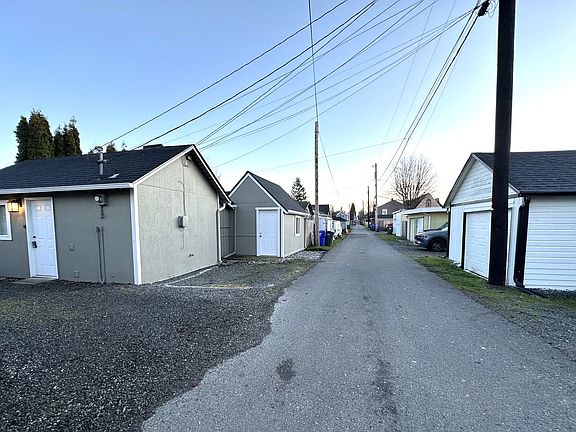 2nd image of 1914 Wetmore Ave