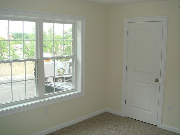 4th image of 108 California Ave APT 302