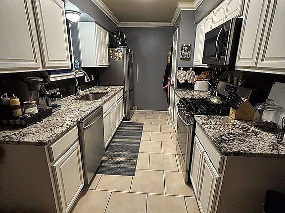 3rd image of 4420 Stella Dr