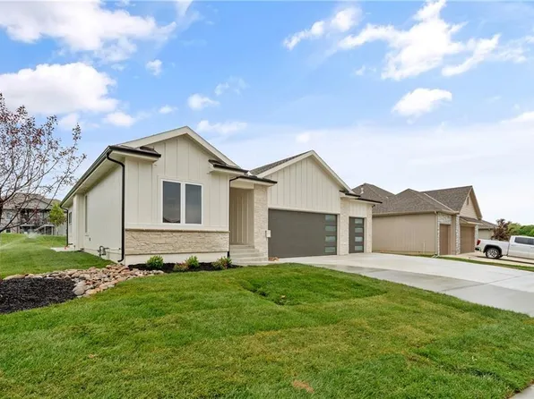 4125 NE Dearborn Ln, Lees Summit, MO 64064