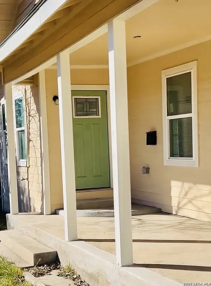 3 bed, 1396 sqft, $1,850 — Photo 4
