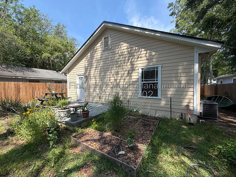 3886 Walsh St — Photo 51