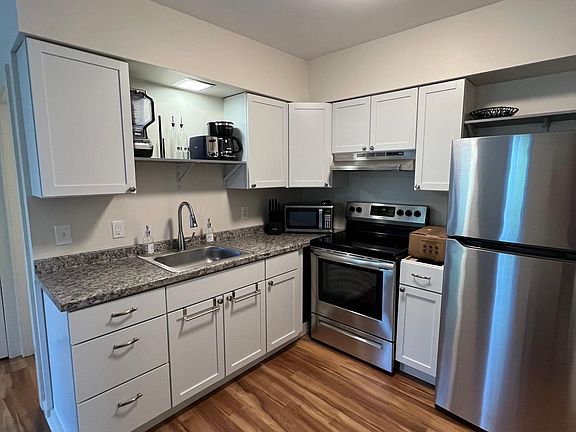 4th image of 23 Dix Ave APT 2