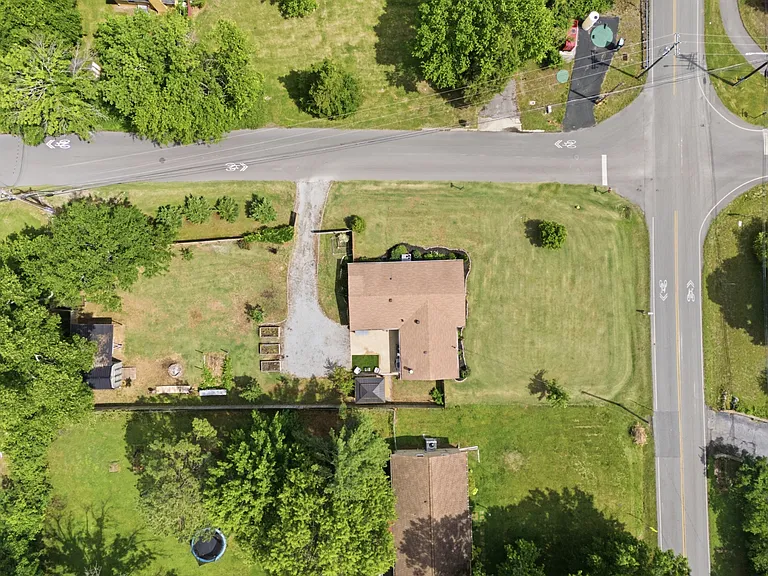 450 Sanders Ferry Rd — Photo 24