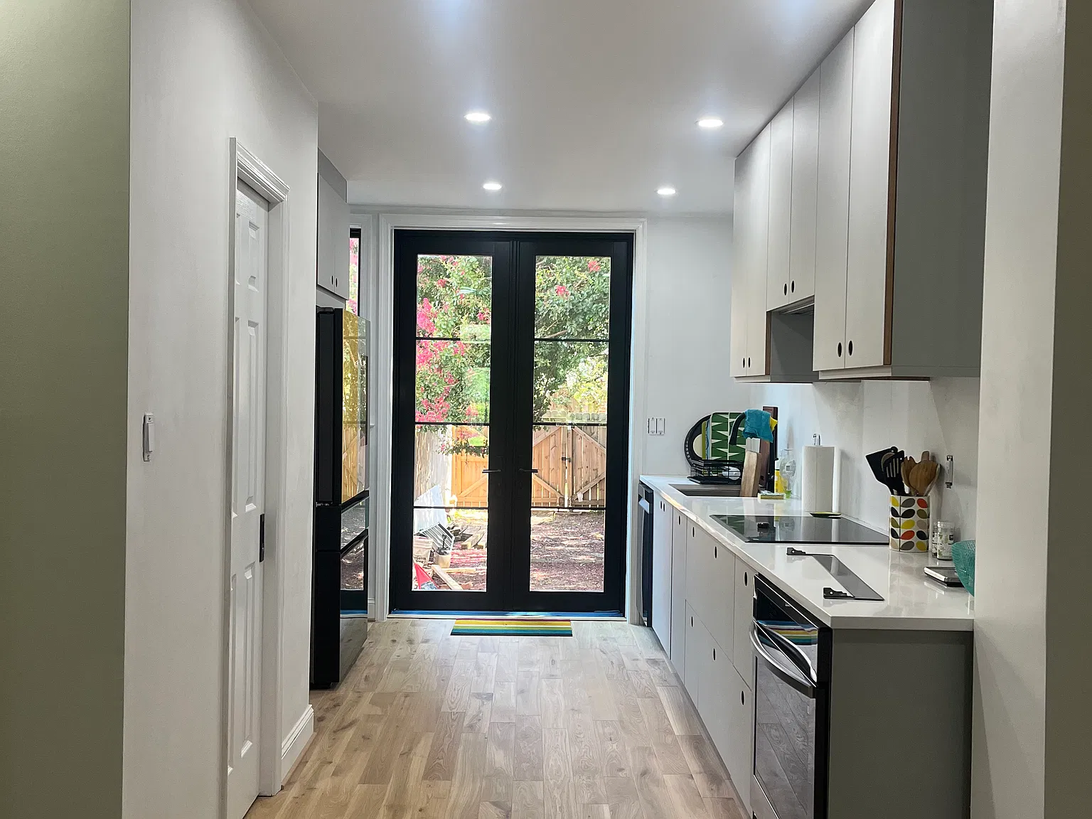 3 bed, 2.5 bath, 1356 sqft, $3,900 — Photo 4