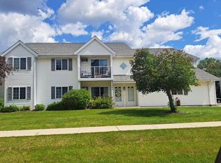 264 Minz Park Cir APT 4, West Bend, WI 53095