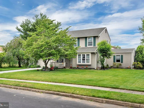 2617 Oakley Dr, Pennsauken, NJ 08109