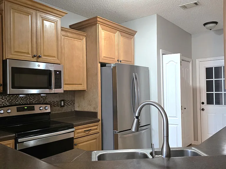 207 Station Way — Photo 7