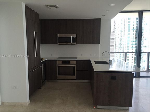 5th image of 68 SE 6th St #2202