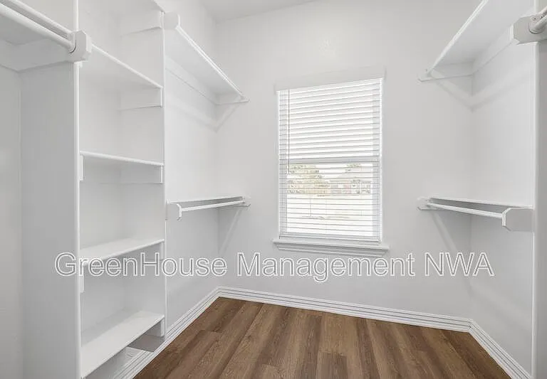 210 Williams Ct — Photo 11