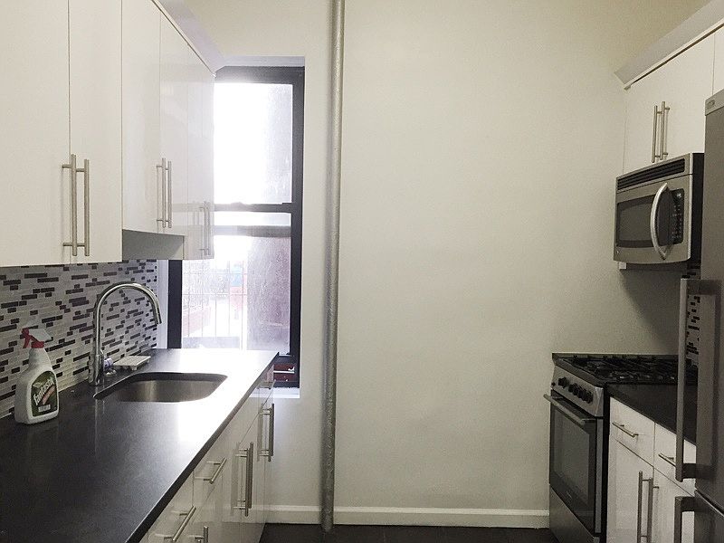 2nd image of 432 A Suydam St #Bfive