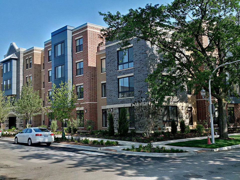 1st image of 4655 W Berteau Ave