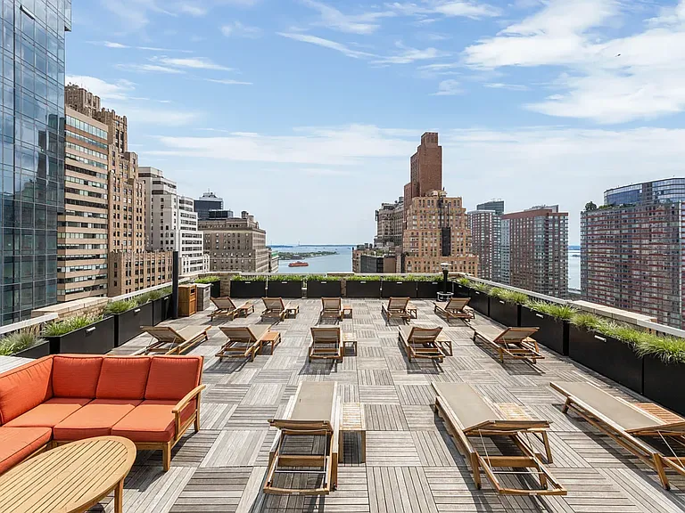 88 Greenwich St #903 — Photo 14