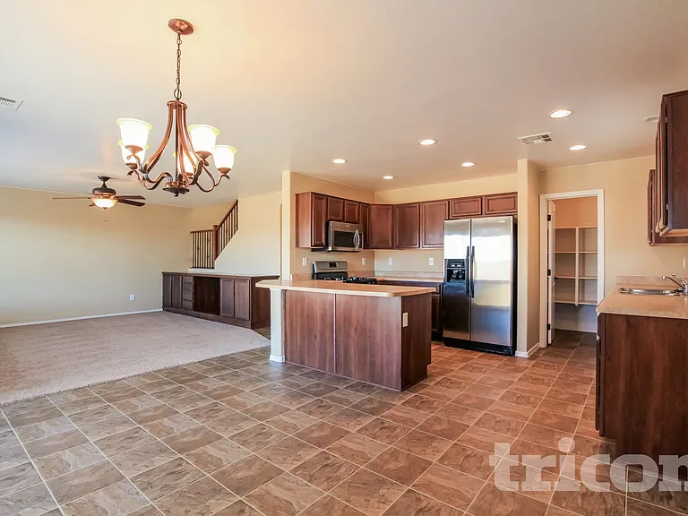 29250 W Weldon Ave — Photo 5