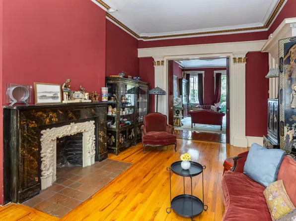 193 Waverly Place image 2 of 22